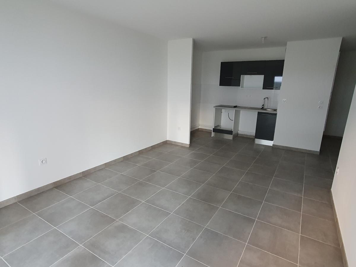 3 pièces - 1er étage - 62m² - 940,38 € - Photo #3