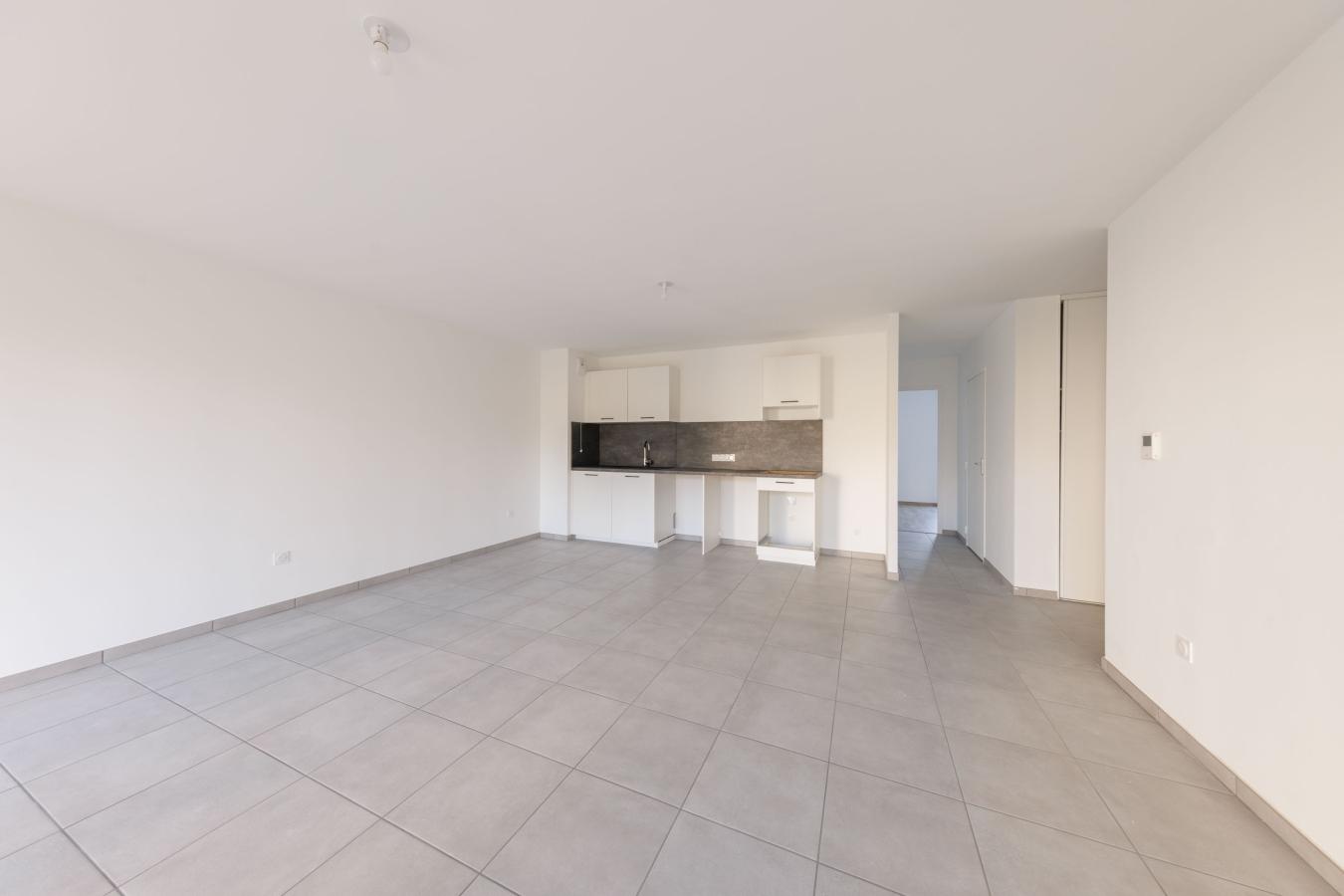 3 pièces - 3ème étage - 76m² - 870,00 € - Photo #1