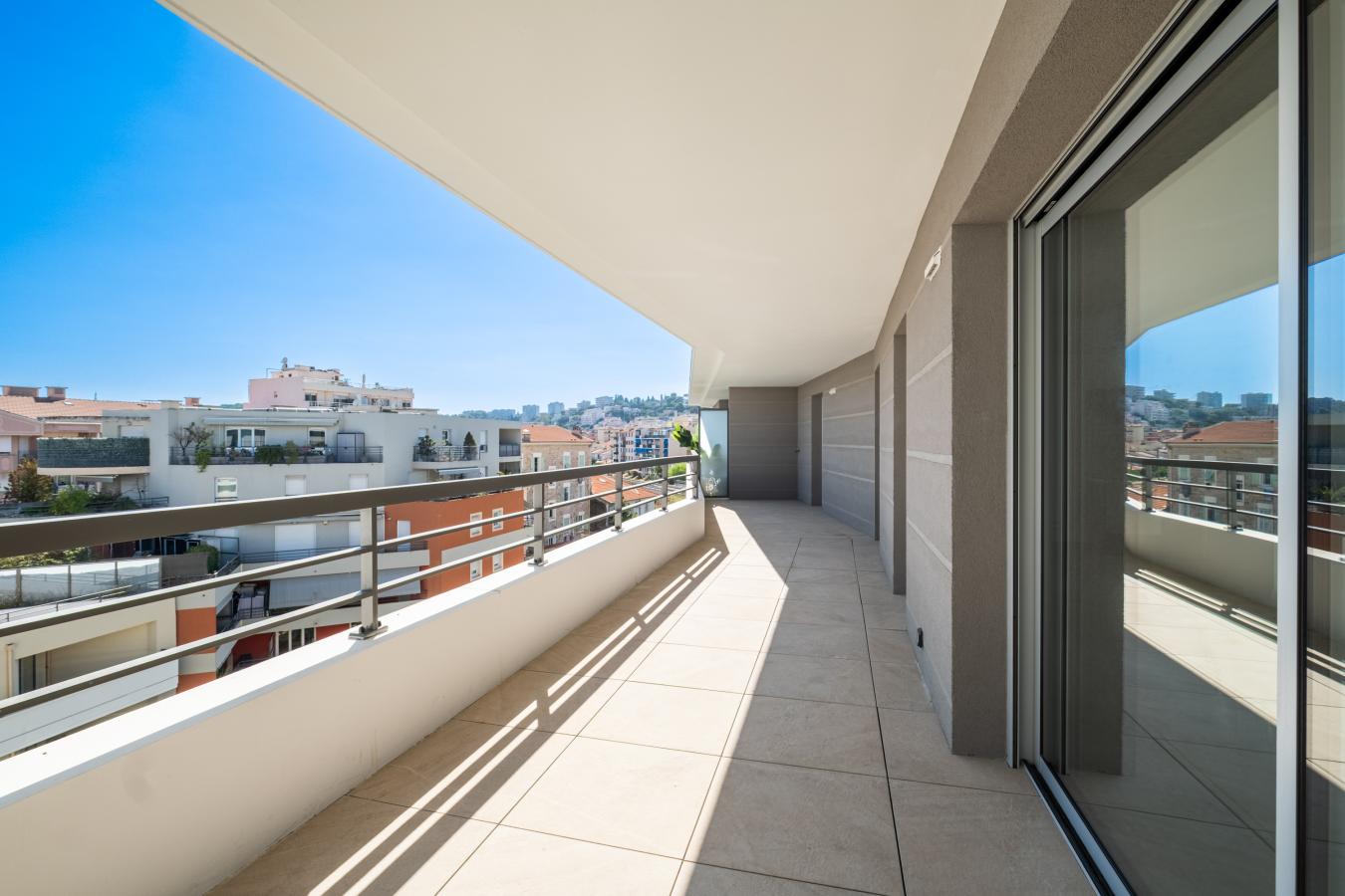 4 pièces - 5ème étage - 127m² - 3 142,30 € - Photo #0
