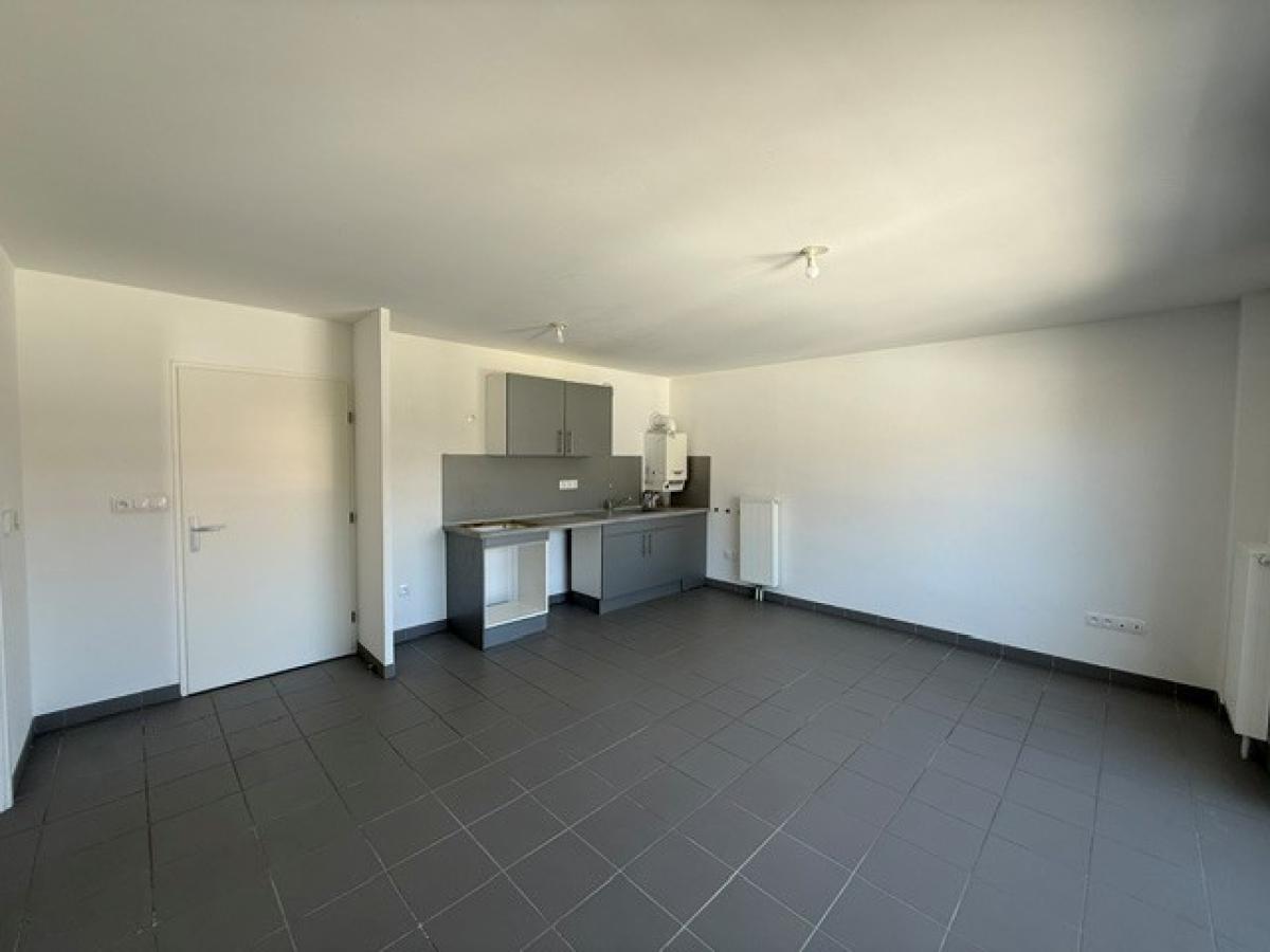 
																																							2 pièces - 
																																						2ème étage - 47m² - 736,79 € - Photo #1