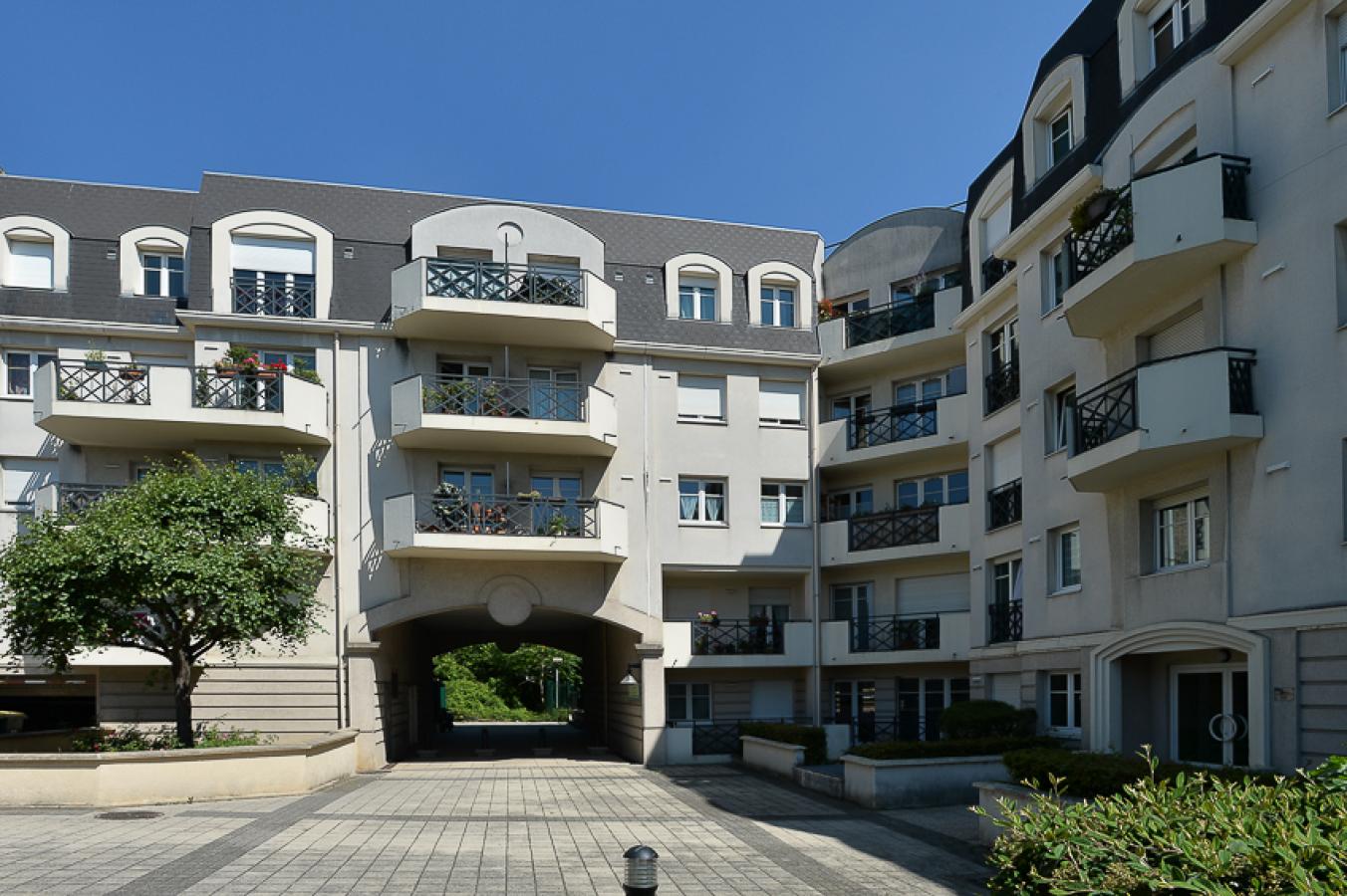 
																																							6 pièces - 
																																						RDC - 113m² - 1 930,58 € - Photo #6
