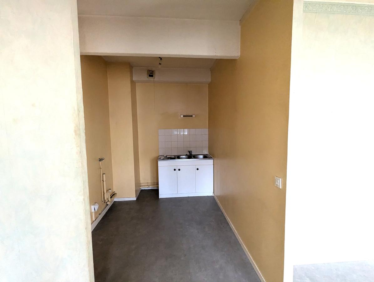 
																																							1 pièce - 
																																						1er étage - 34m² - 88 700 € - Photo #3