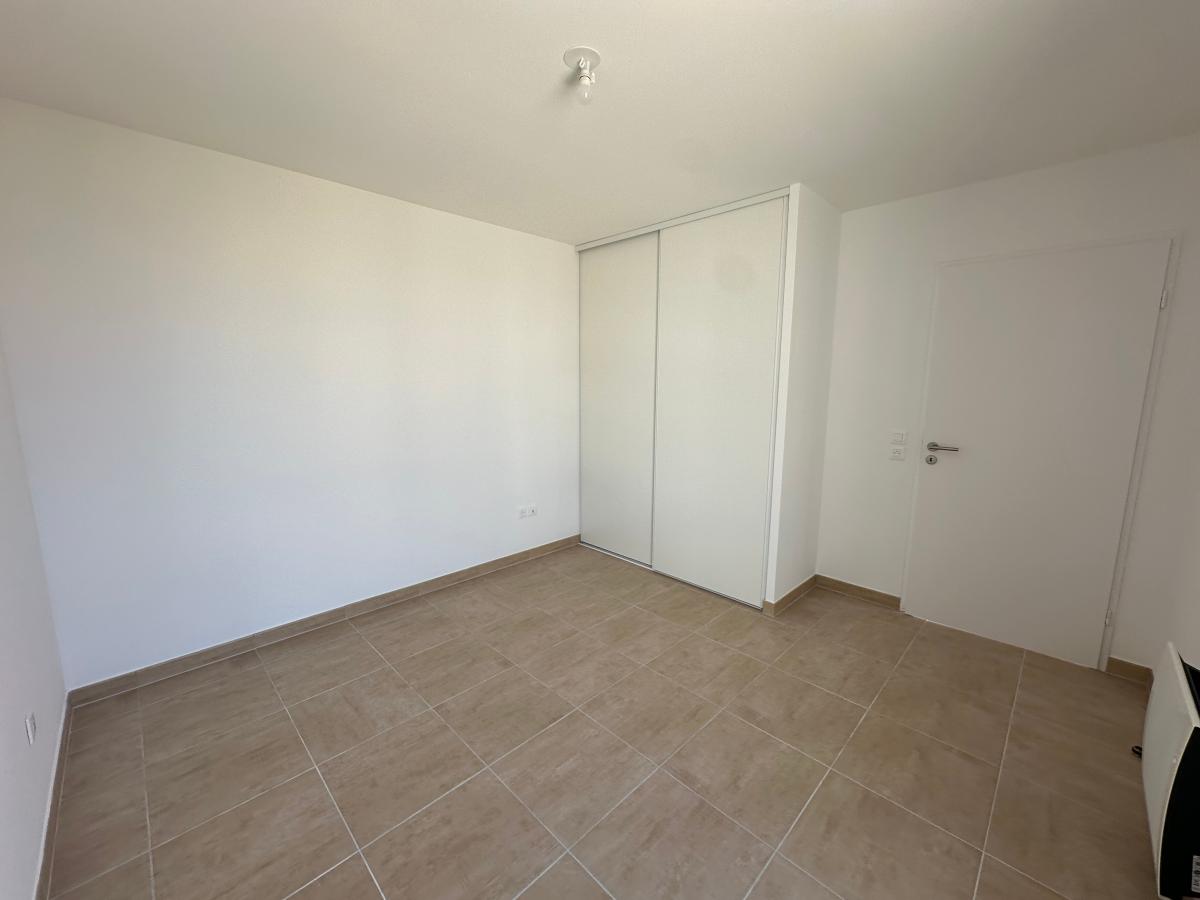 4 pièces - 2ème étage - 74m² - 853,43 € - Photo #4