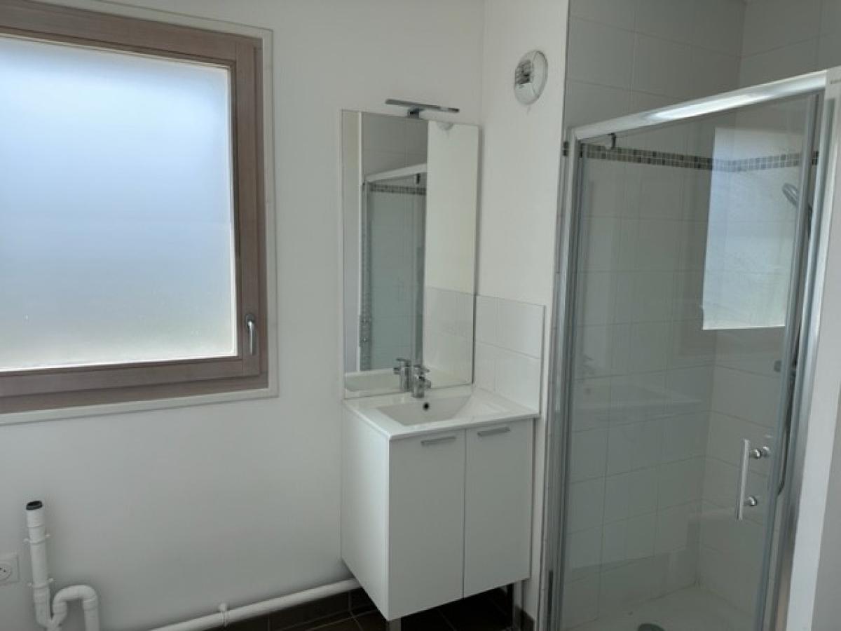 
																																							3 pièces - 
																																						3ème étage - 68m² - 930,21 € - Photo #6