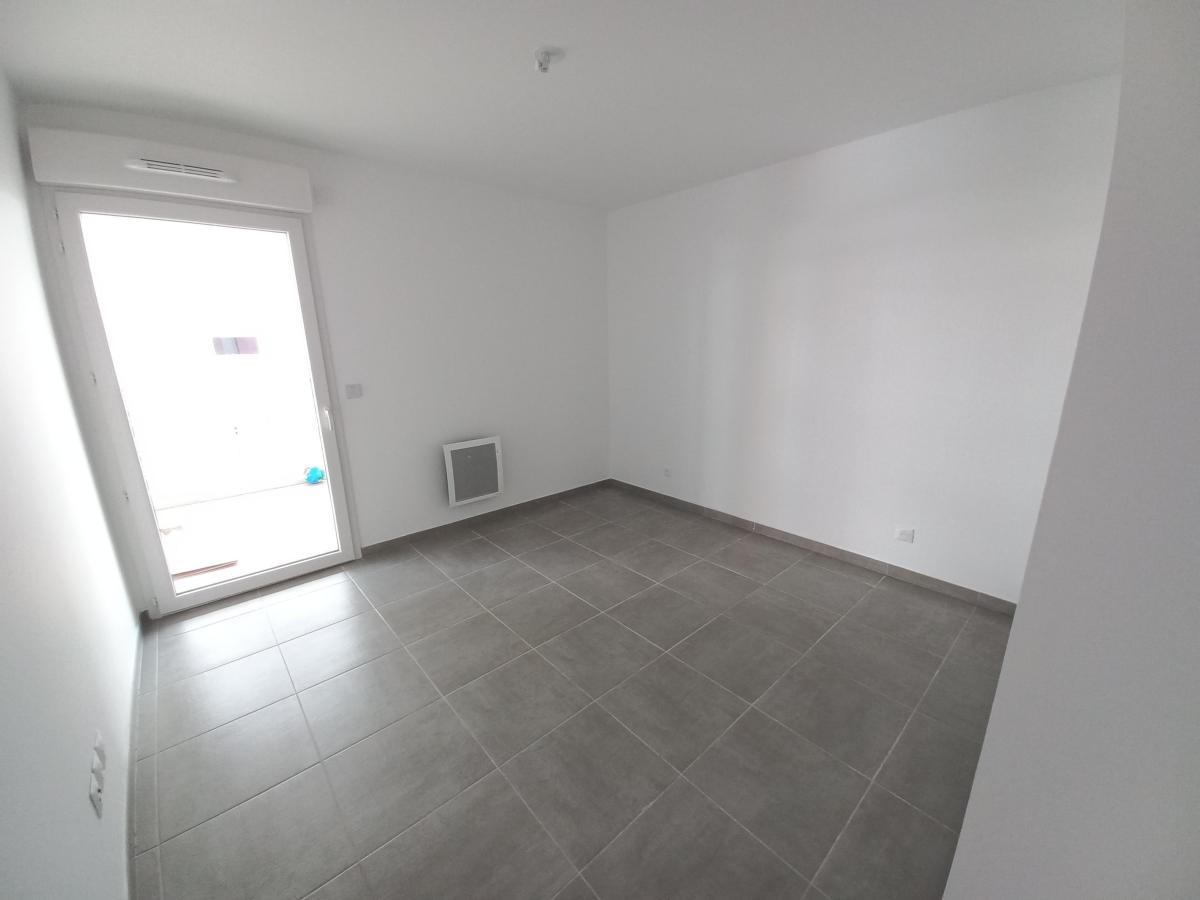 
																																							3 pièces - 
																																						1er étage - 61m² - 1 126,78 € - Photo #5