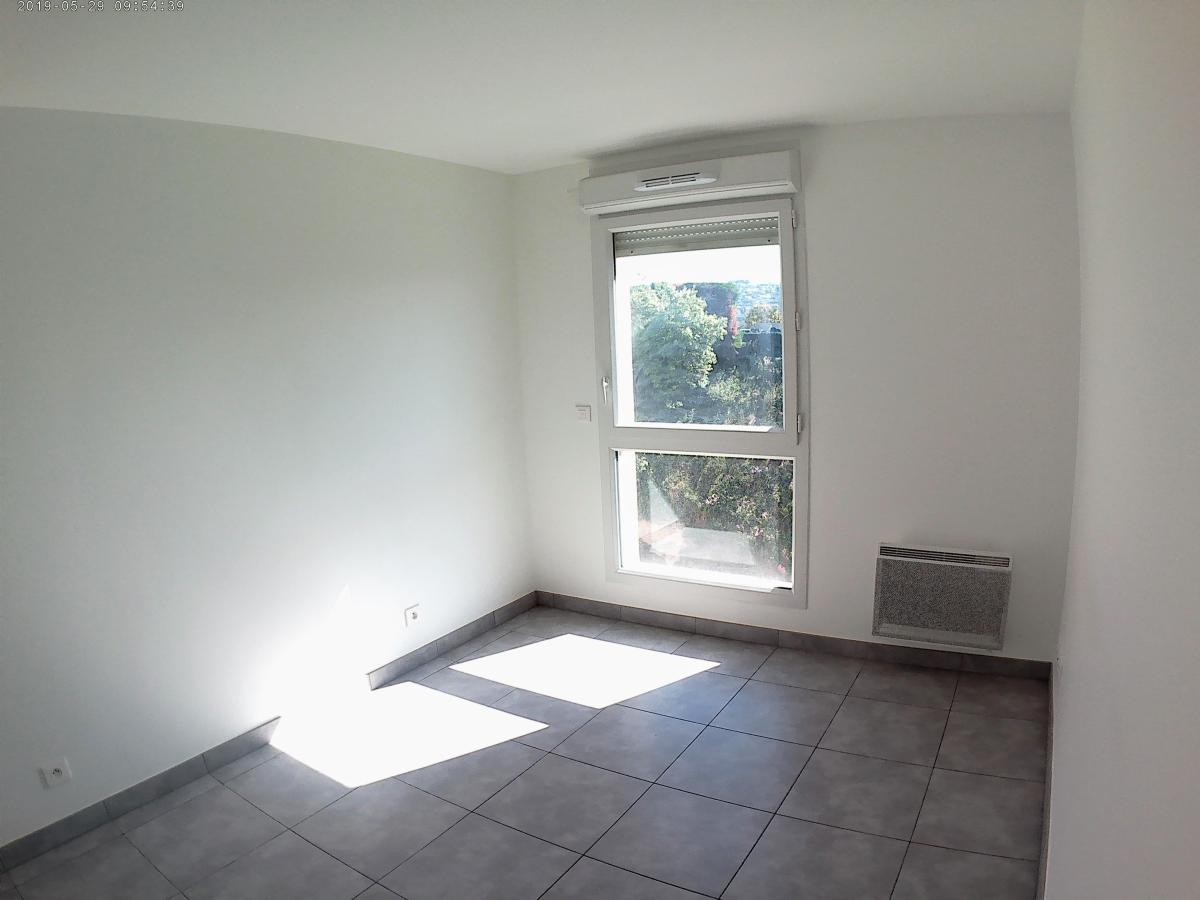 2 pièces - 1er étage - 36m² - 743,68 € - Photo #2