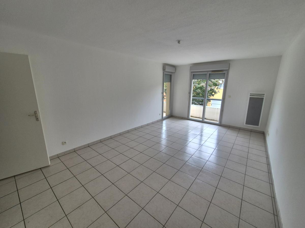 
																																							3 pièces - 
																																						1er étage - 70m² - 756,92 € - Photo #2