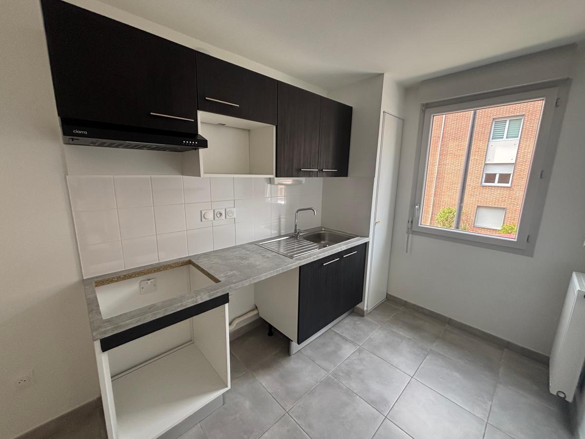 
																																							3 pièces - 
																																						1er étage - 74m² - 763,56 € - Photo #3