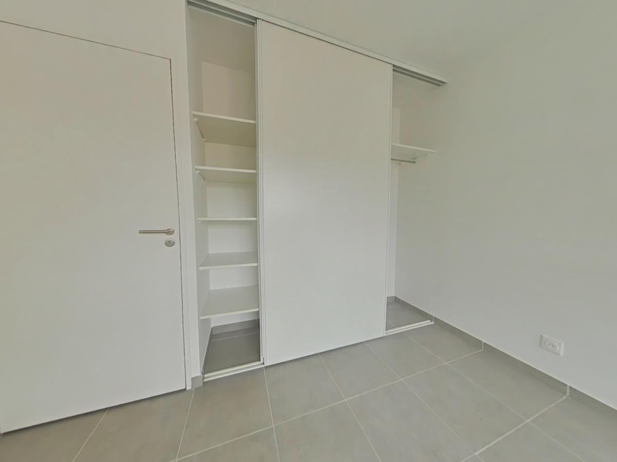 
																																							3 pièces - 
																																						1er étage - 65m² - 1 261,41 € - Photo #3