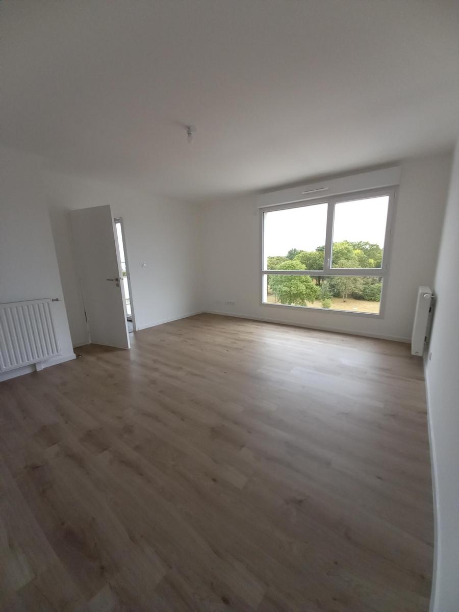 
																			4 pièces - 
																		4ème étage - 85m² - 983,05 € - Photo #3