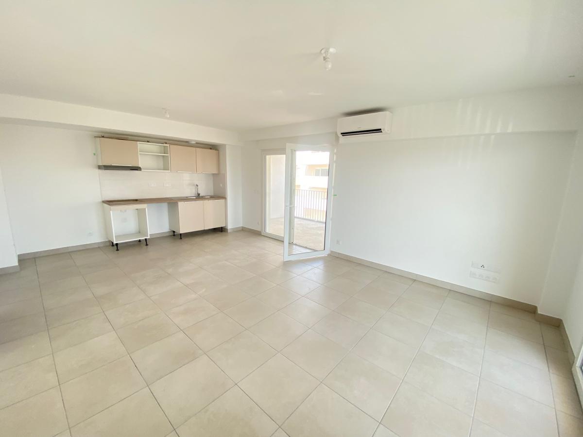 4 pièces - 2ème étage - 88m² - 922,66 € - Photo #0