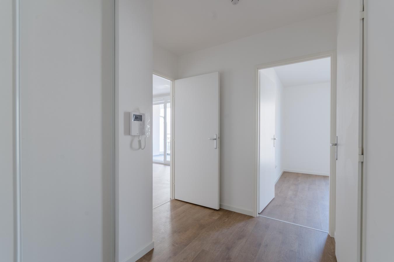 
																																							4 pièces - 
																																						1er étage - 84m² - 1 261,71 € - Photo #6
