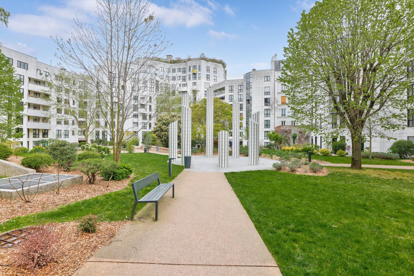 
																																							6 pièces - 
																																						RDC - 129m² - 3 564,77 € - Photo #7