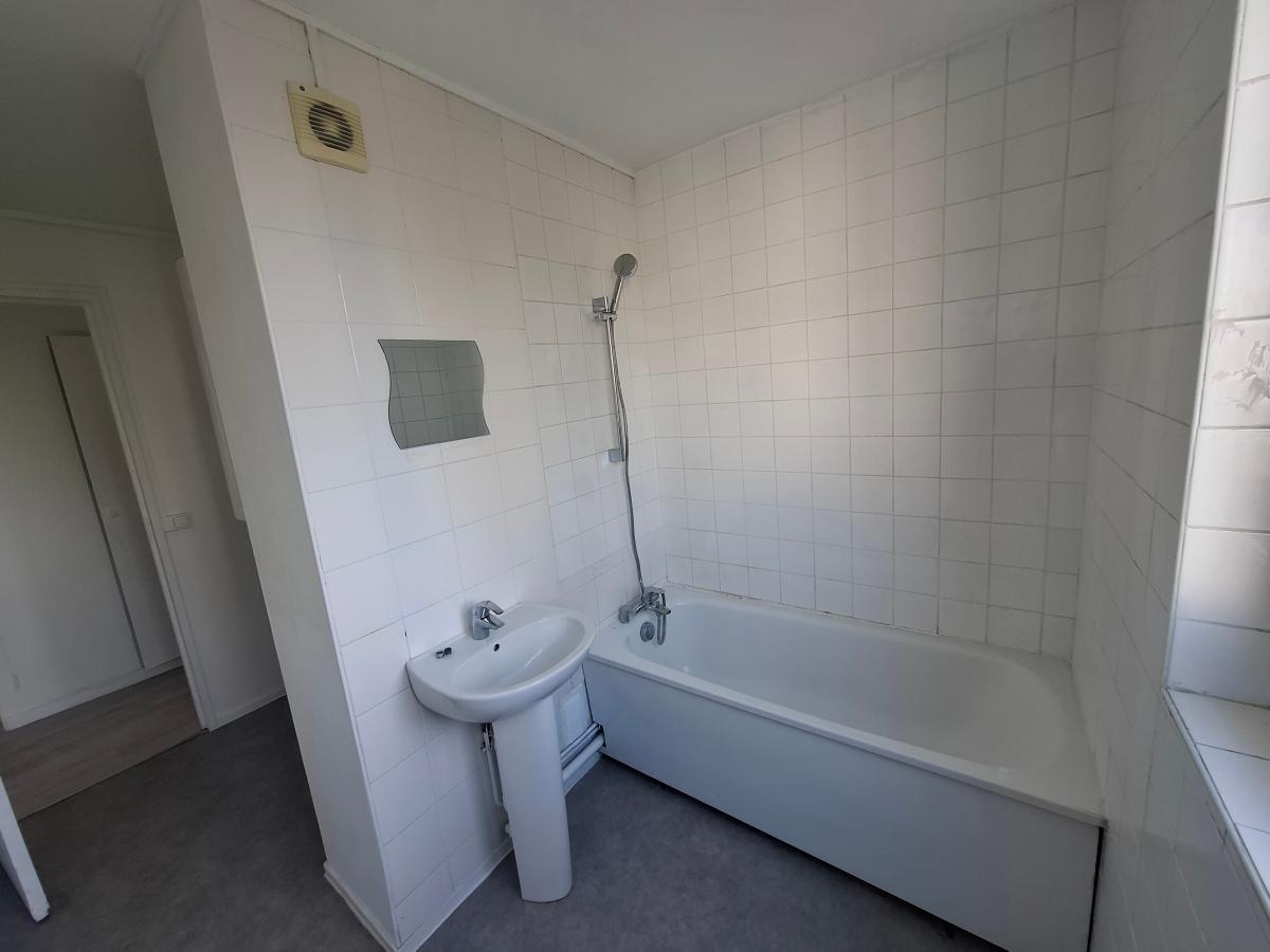 3 pièces - 3ème étage - 63m² - 560,92 € - Photo #4