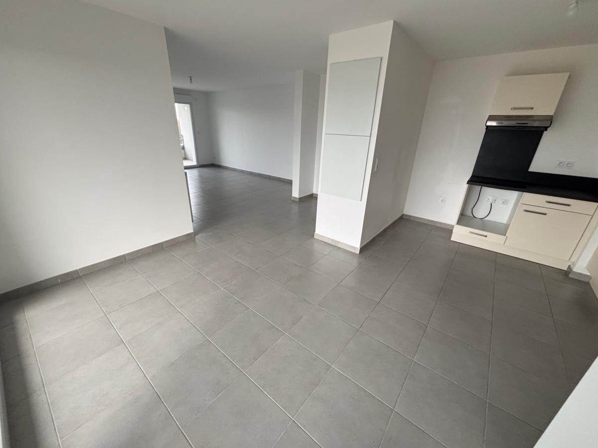 
																			4 pièces - 
																		6ème étage - 85m² - 1 051,00 € - Photo #2