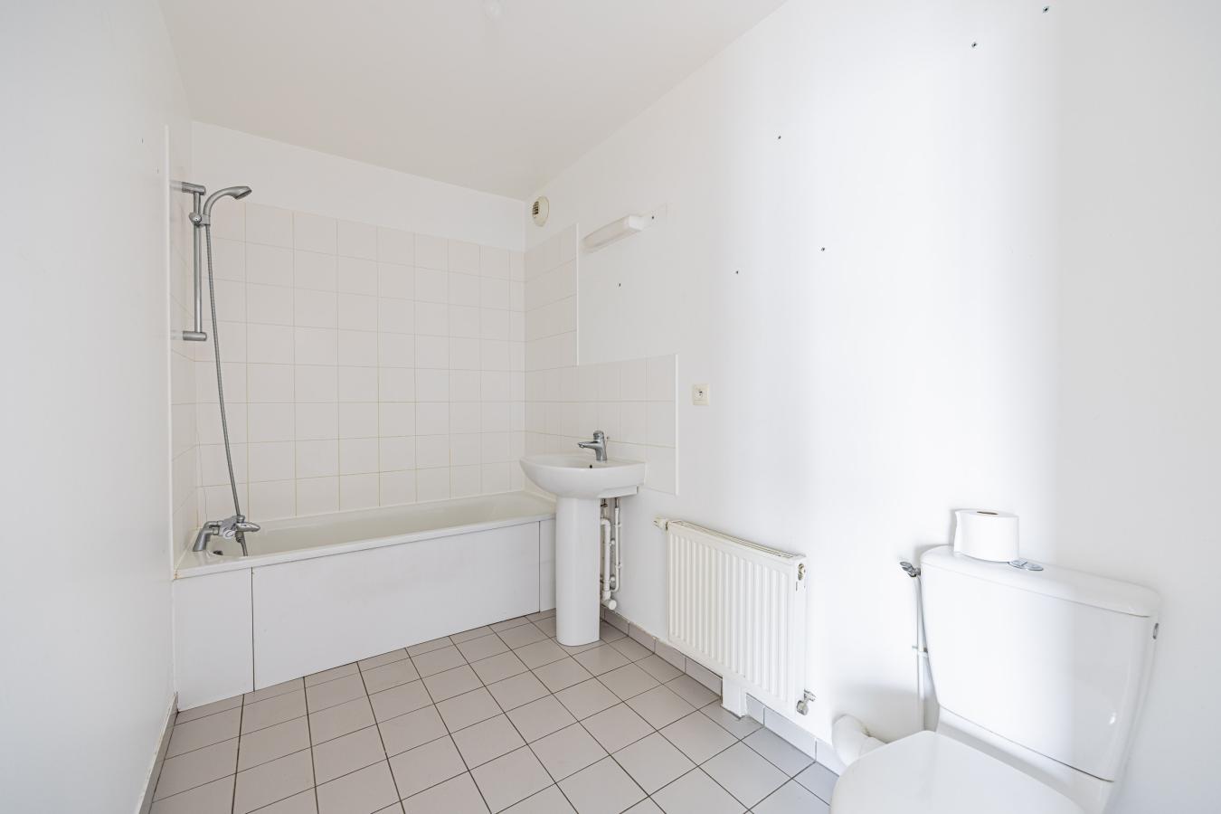 
																			3 pièces - 
																		4ème étage - 72m² - 1 459,00 € - Photo #2