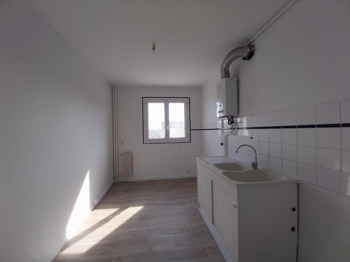 
																			4 pièces - 
																		2ème étage - 82m² - 985,84 € - Photo #4