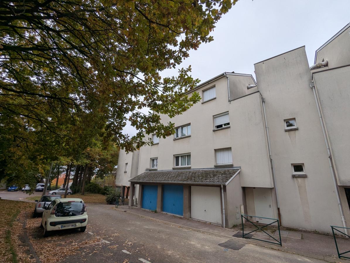 
																																							4 pièces - 
																																						3ème étage - 85m² - 105 000 € - Photo #7
