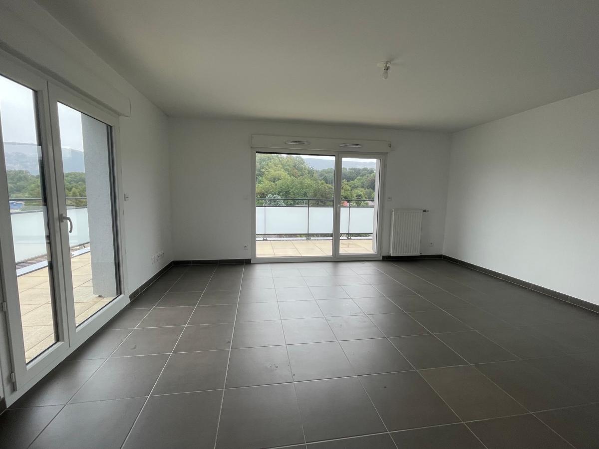 3 pièces - 6ème étage - 68m² - 1 276,39 € - Photo #2