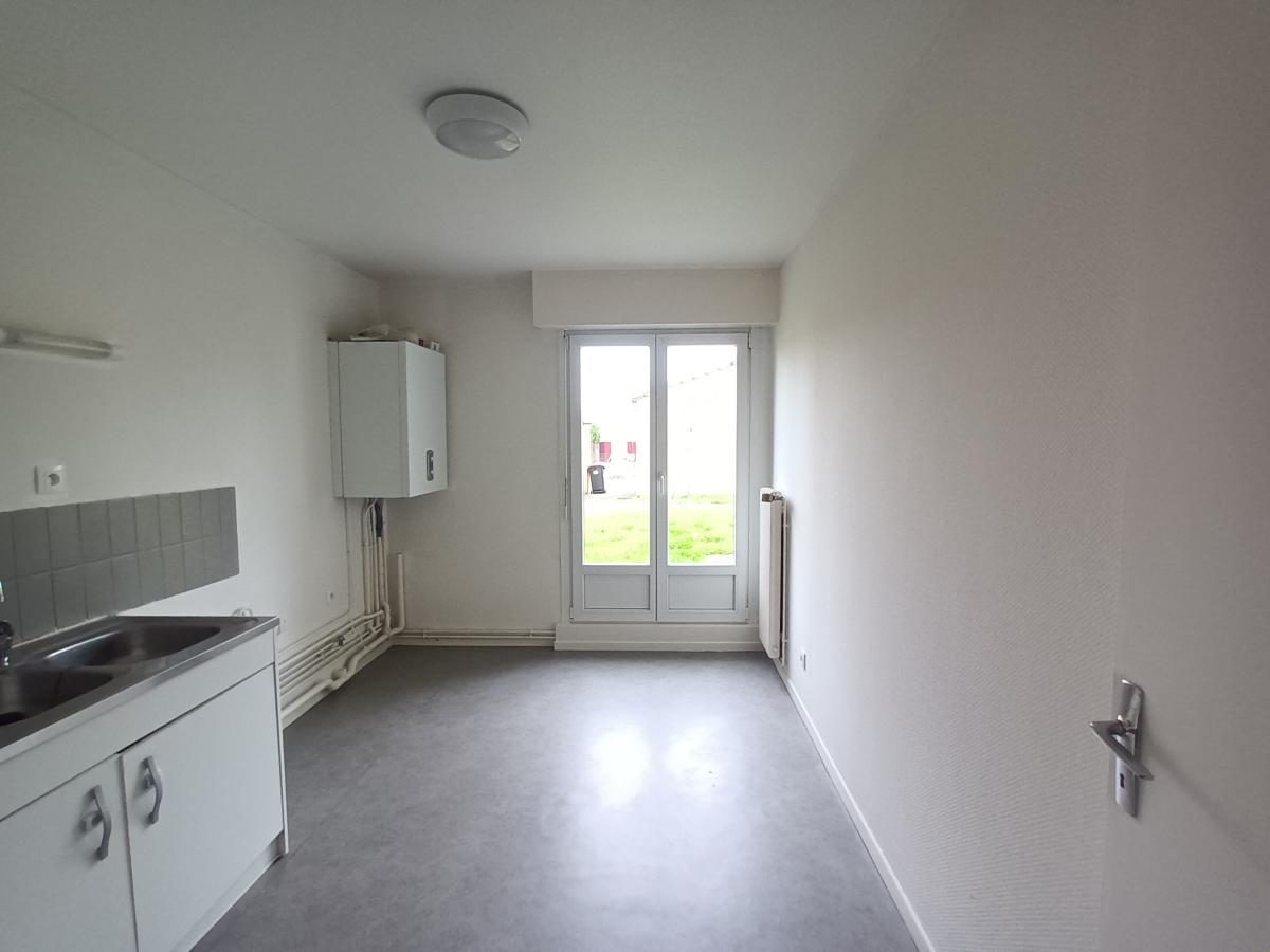 
																																							4 pièces - 
																																						RDC - 92m² - 596,95 € - Photo #2