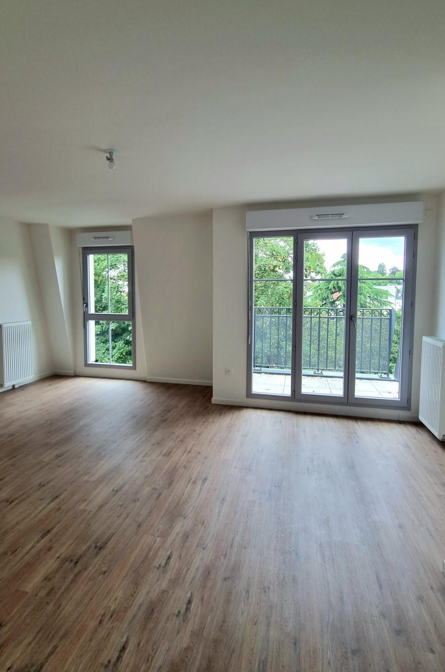
																																							5 pièces - 
																																						2ème étage - 99m² - 1 728,93 € - Photo #1