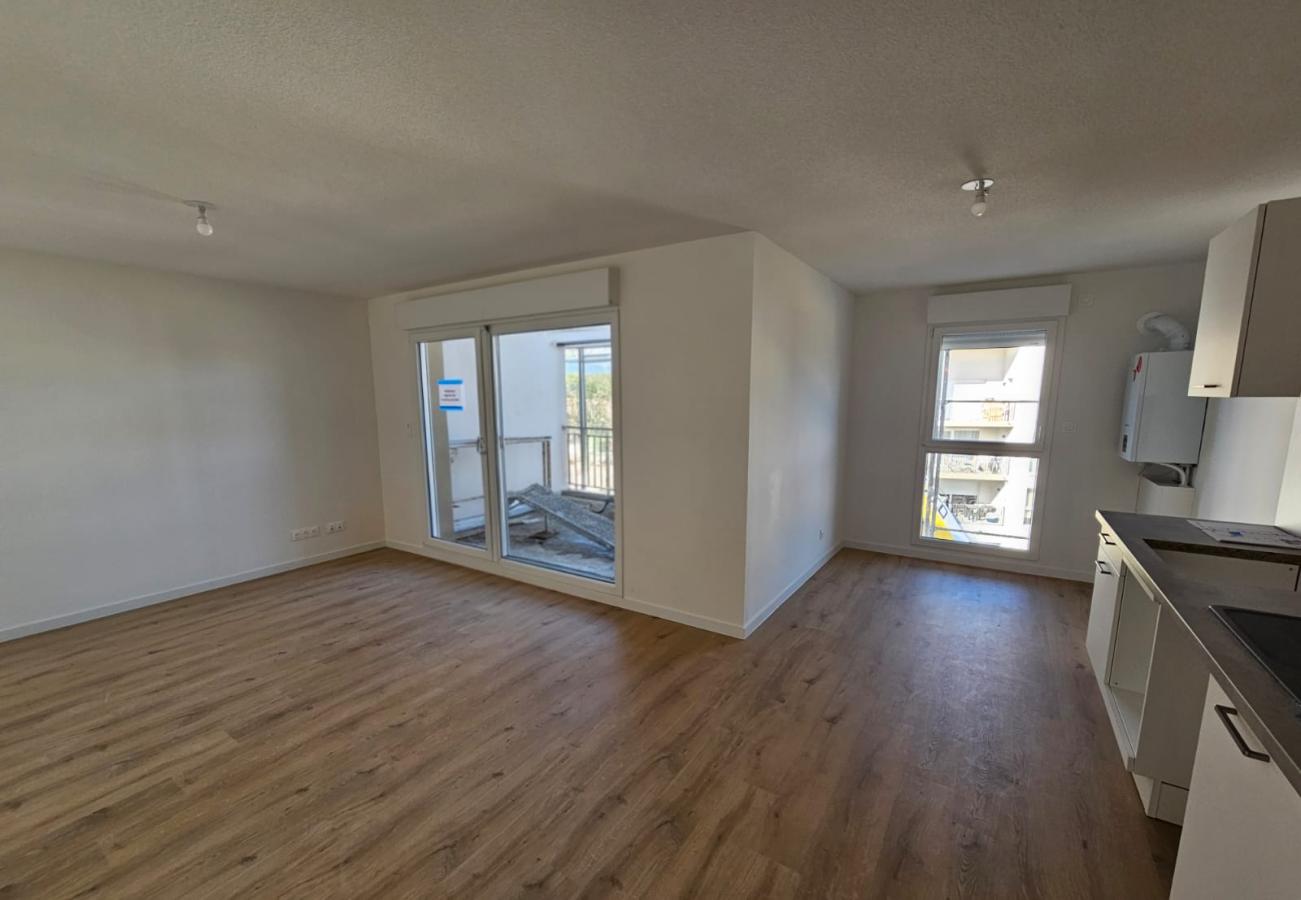 
																																							3 pièces - 
																																						3ème étage - 65m² - 739,40 € - Photo #3