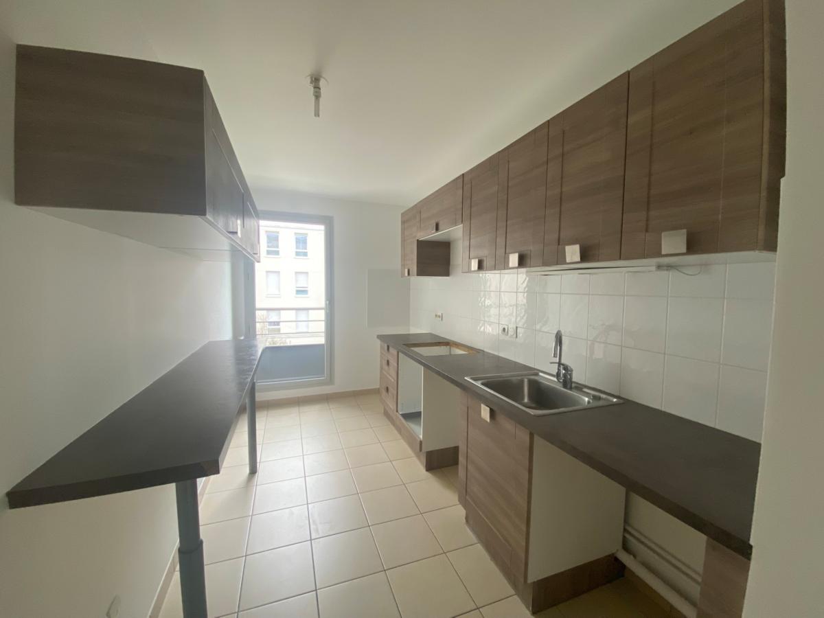 
																																							5 pièces - 
																																						3ème étage - 94m² - 1 860,42 € - Photo #3