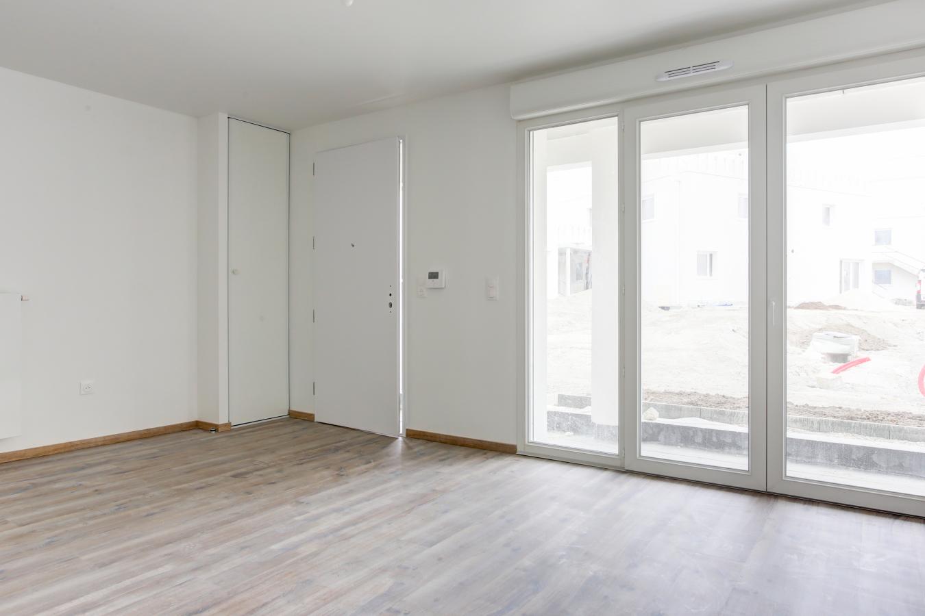 
																			3 pièces - 
																		RDC - 63m² - 743,34 € - Photo #3