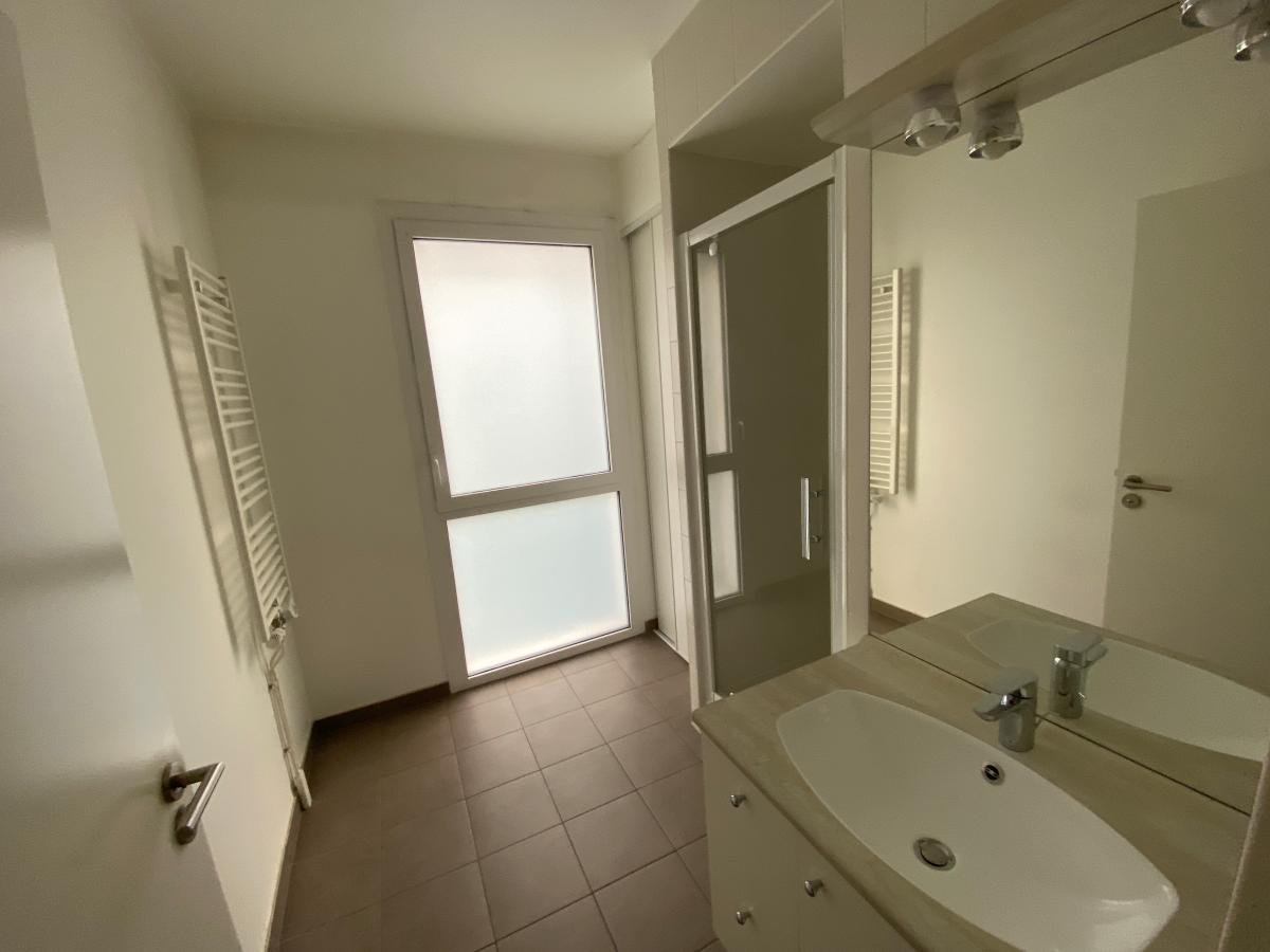 
																			3 pièces - 
																		5ème étage - 74m² - 2 058,17 € - Photo #4