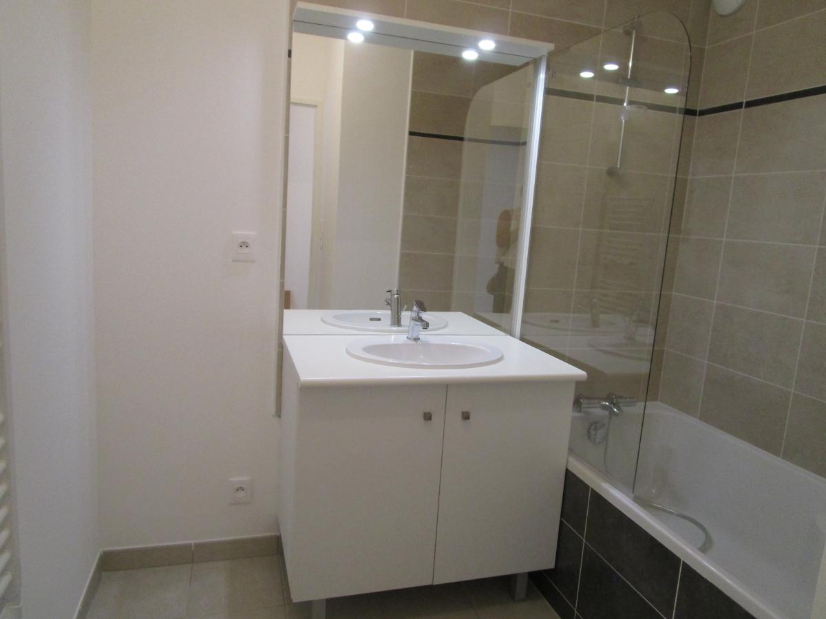 
																																							3 pièces - 
																																						1er étage - 66m² - 722,86 € - Photo #5