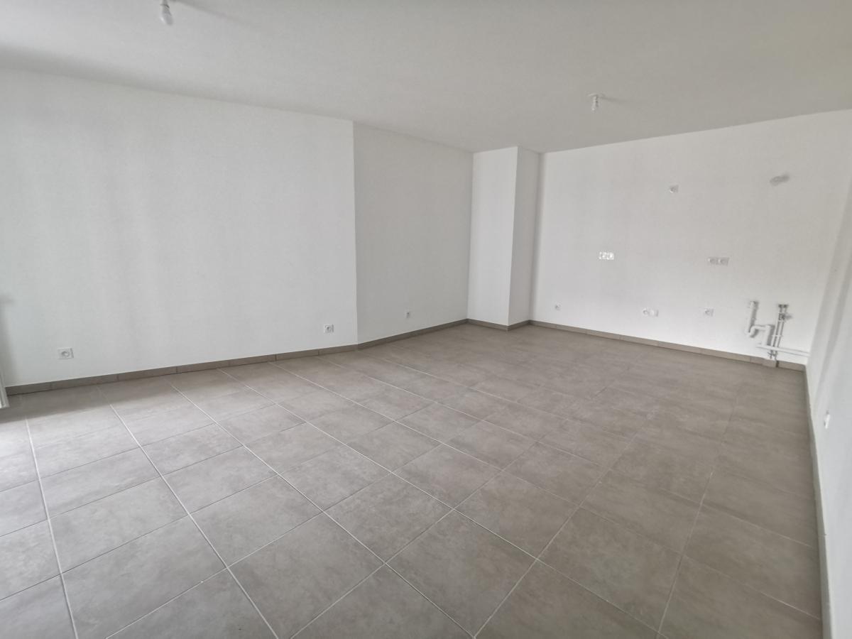 
																																							3 pièces - 
																																						3ème étage - 68m² - 906,48 € - Photo #4