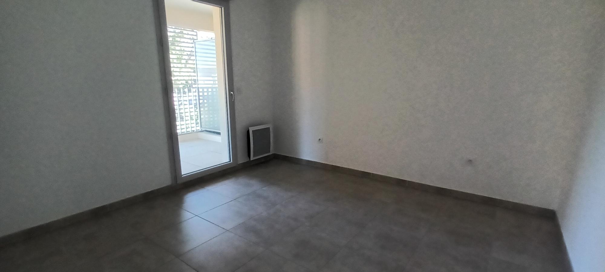 
																																							2 pièces - 
																																						3ème étage - 48m² - 830,78 € - Photo #6
