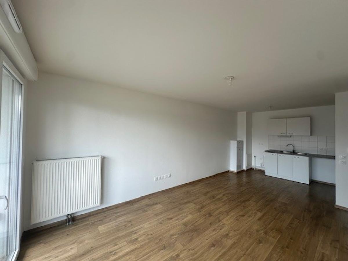 
																			3 pièces - 
																		3ème étage - 61m² - 832,37 € - Photo #1