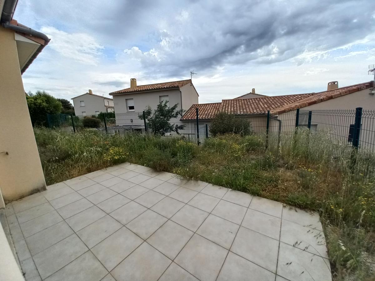 
																																							5 pièces - 
																																						RDC - 105m² - 979,53 € - Photo #1