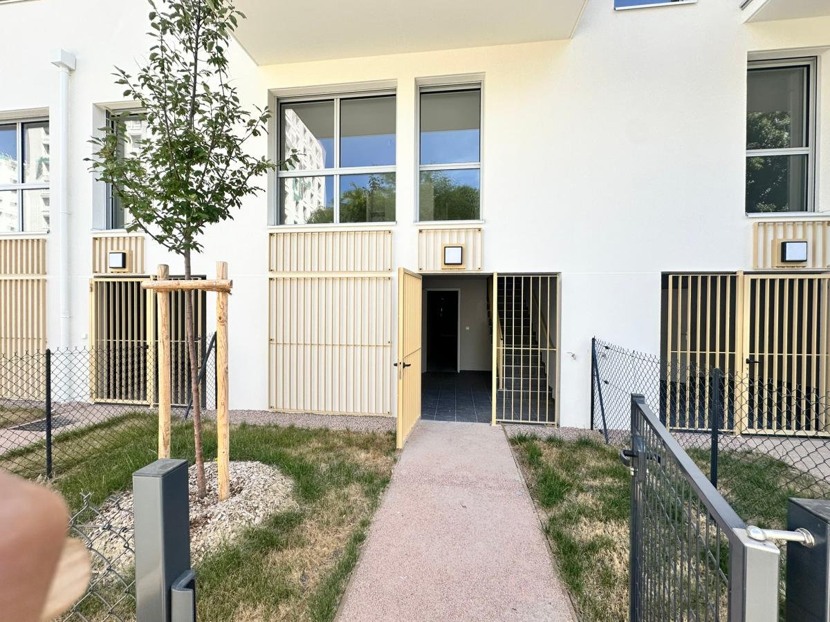 
																																							3 pièces - 
																																						1er étage - 62m² - 799,00 € - Photo #6