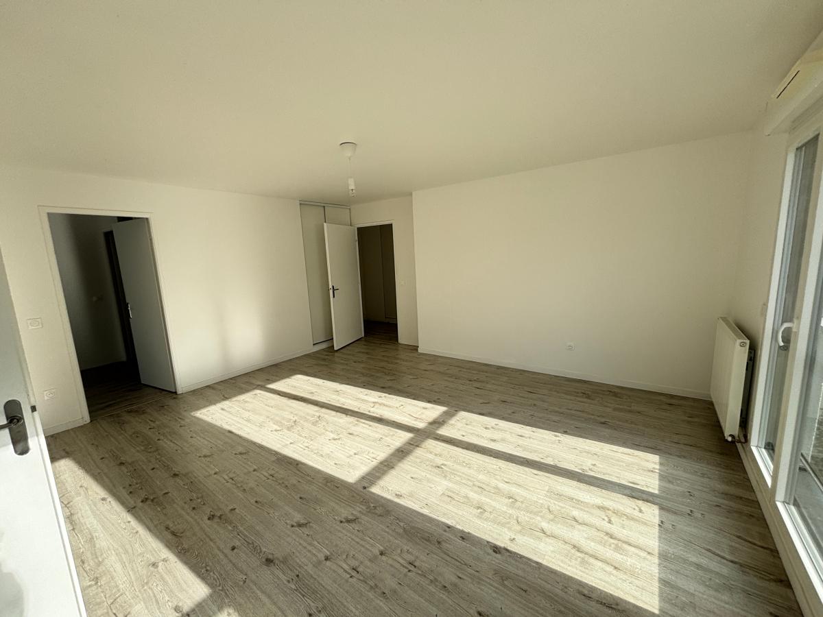 4 pièces - 2ème étage - 81m² - 1 770,40 € - Photo #4