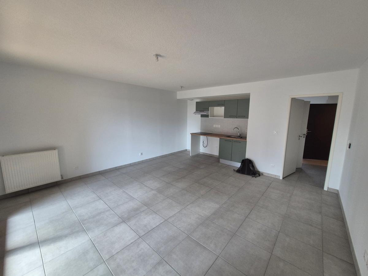 3 pièces - 4ème étage - 65m² - 855,95 € - Photo #1