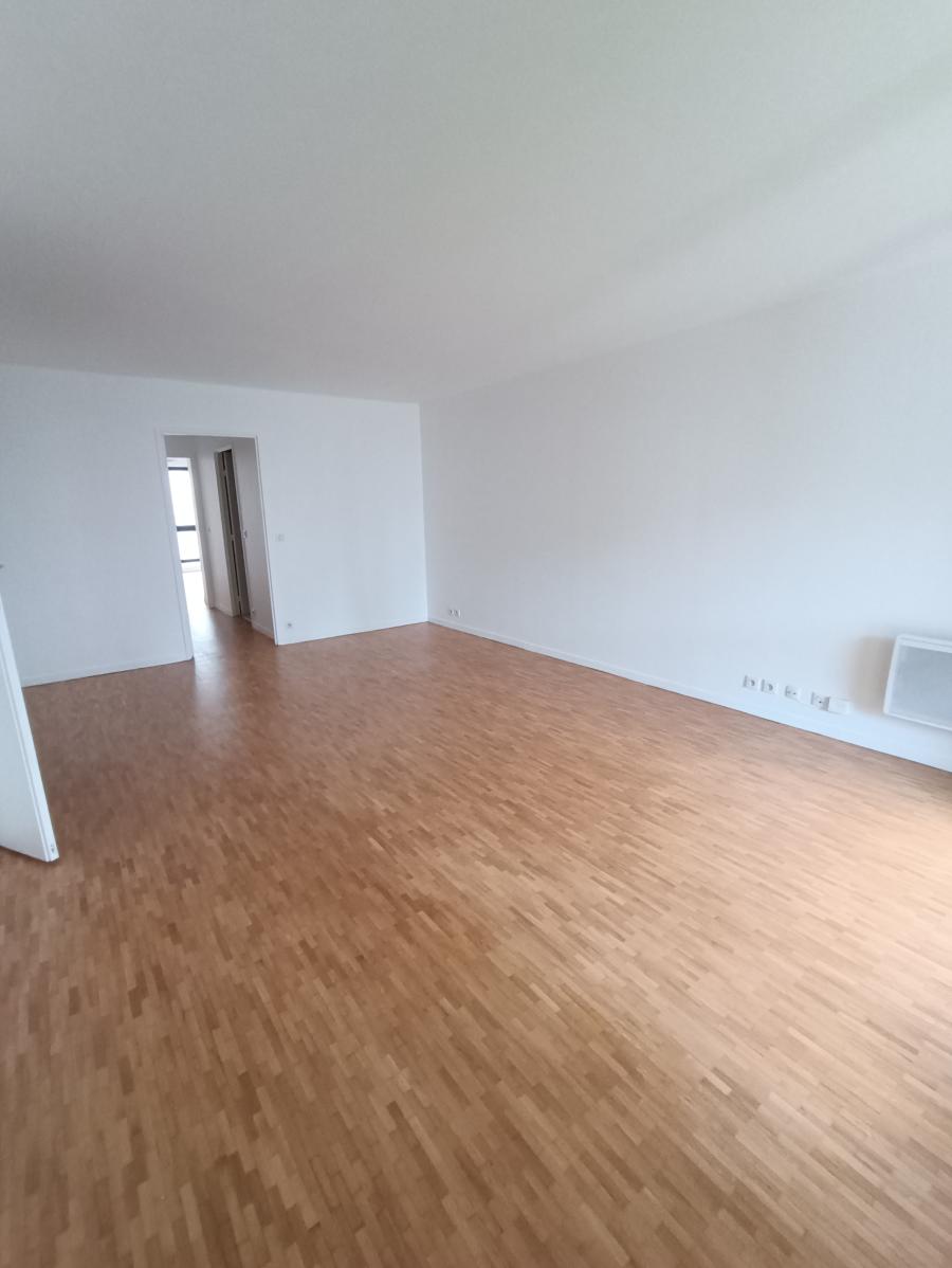 
																			4 pièces – 
																		2ème étage – 105m² - 920 000 € - Photo #1