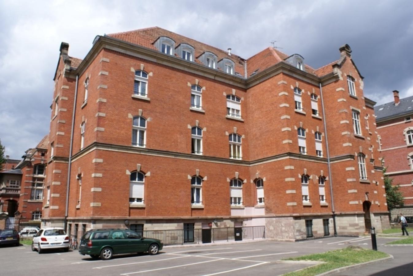 
																			5 pièces - 
																		1er étage - 138m² - 1 622,37 € - Photo #2