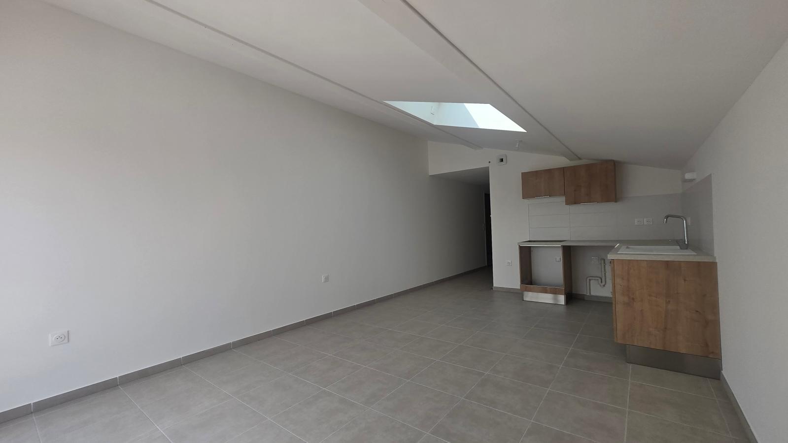 
																																							3 pièces - 
																																						RDC - 61m² - 854,32 € - Photo #2