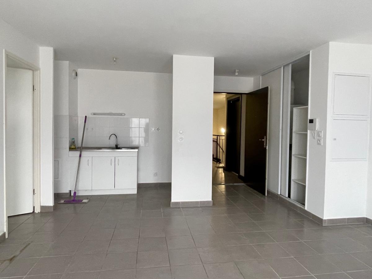 
																																							2 pièces - 
																																						2ème étage - 50m² - 850,46 € - Photo #4