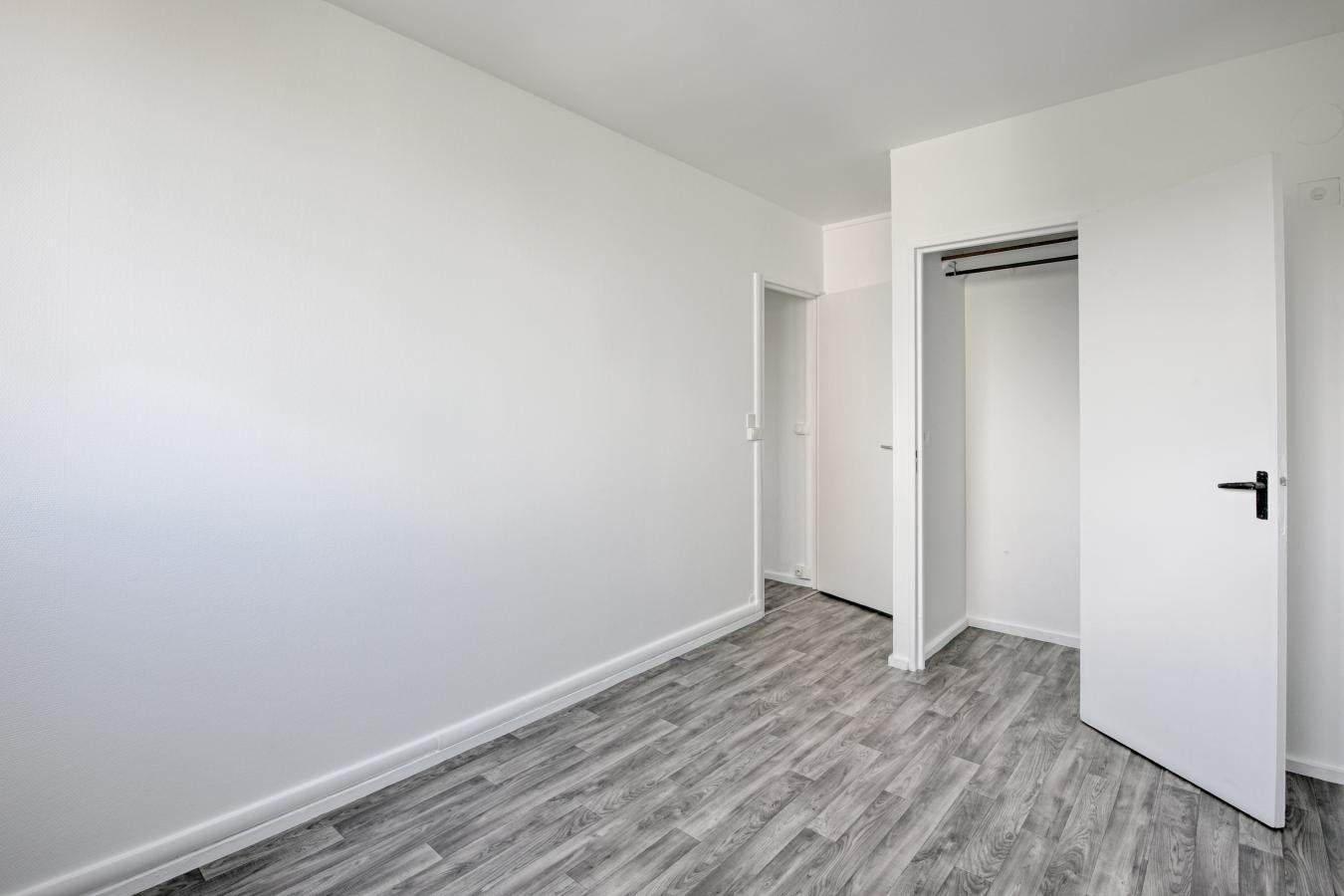 
																																							5 pièces - 
																																						4ème étage - 74m² - 1 467,51 € - Photo #4