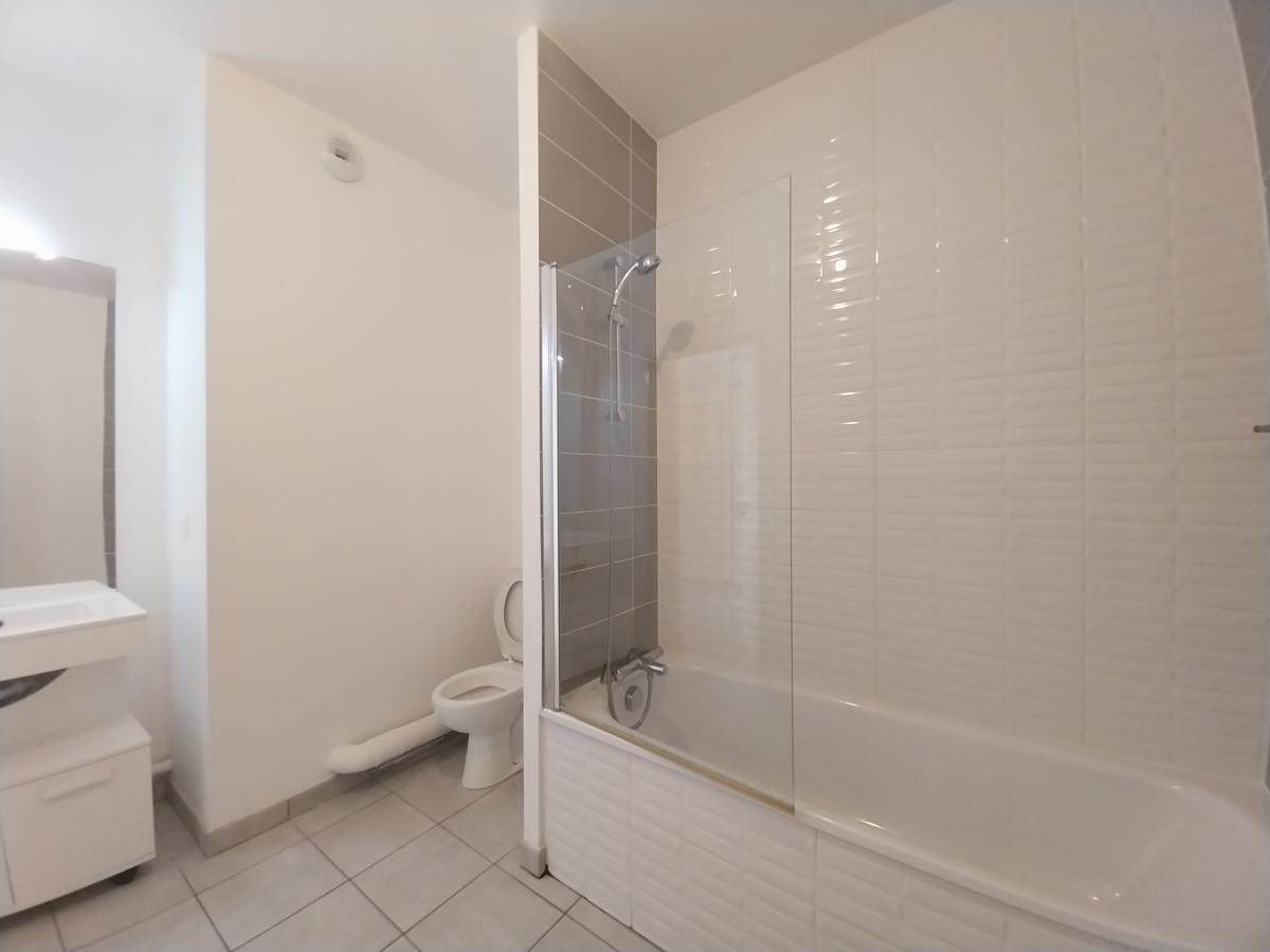 4 pièces - 2ème étage - 85m² - 1 104,92 € - Photo #6