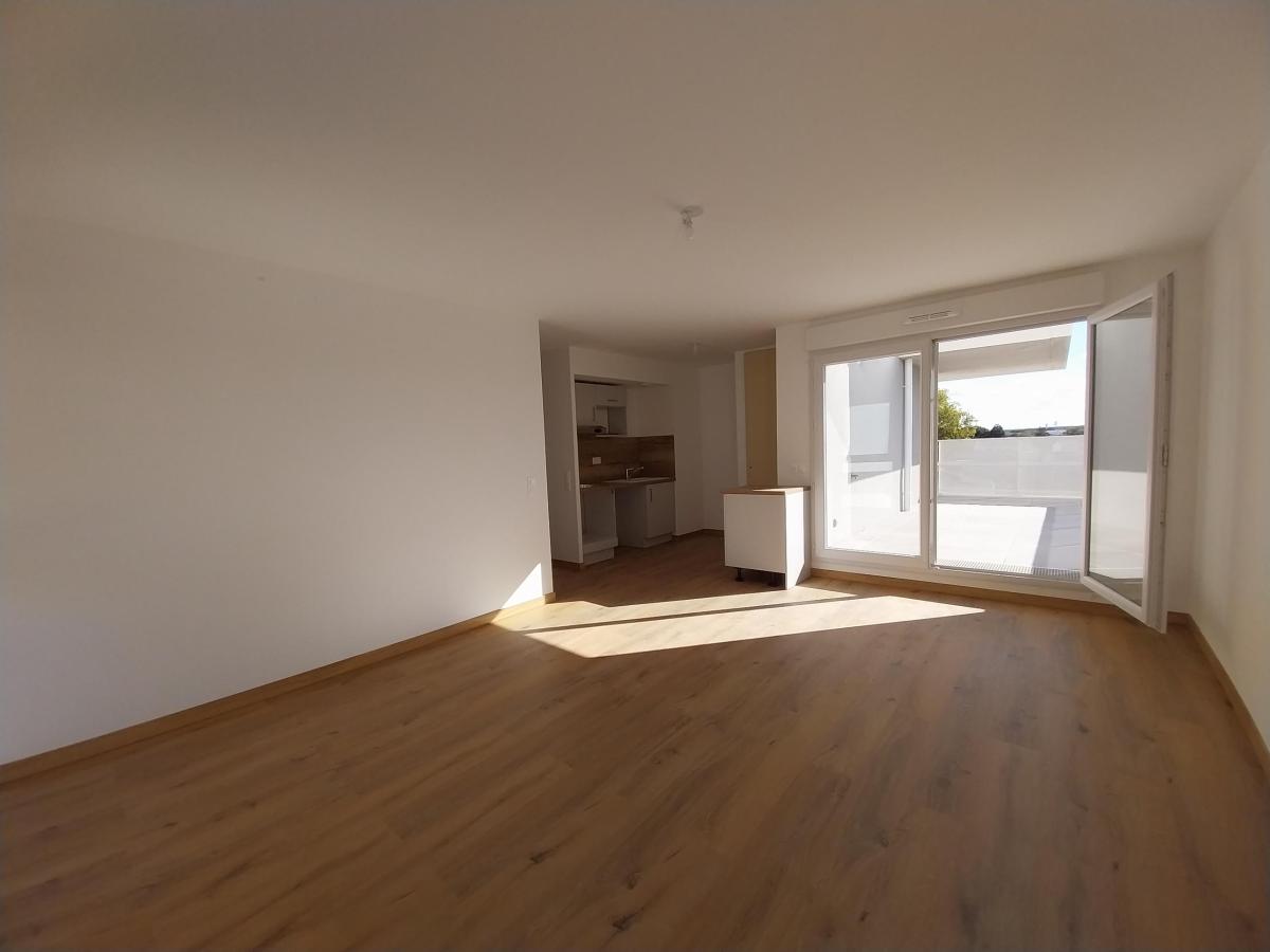 3 pièces - 3ème étage - 68m² - 832,39 € - Photo #3