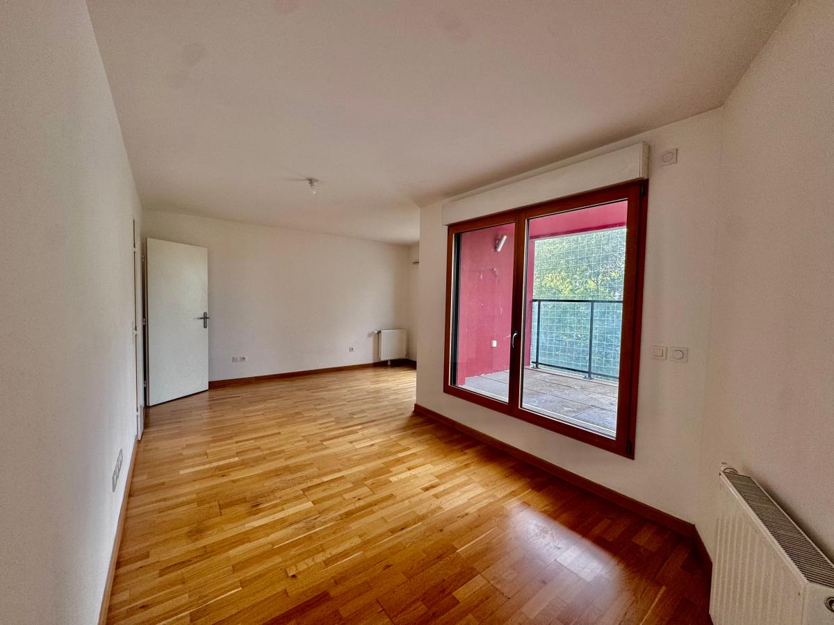 3 pièces - 2ème étage - 68m² - 1 260,28 € - Photo #2