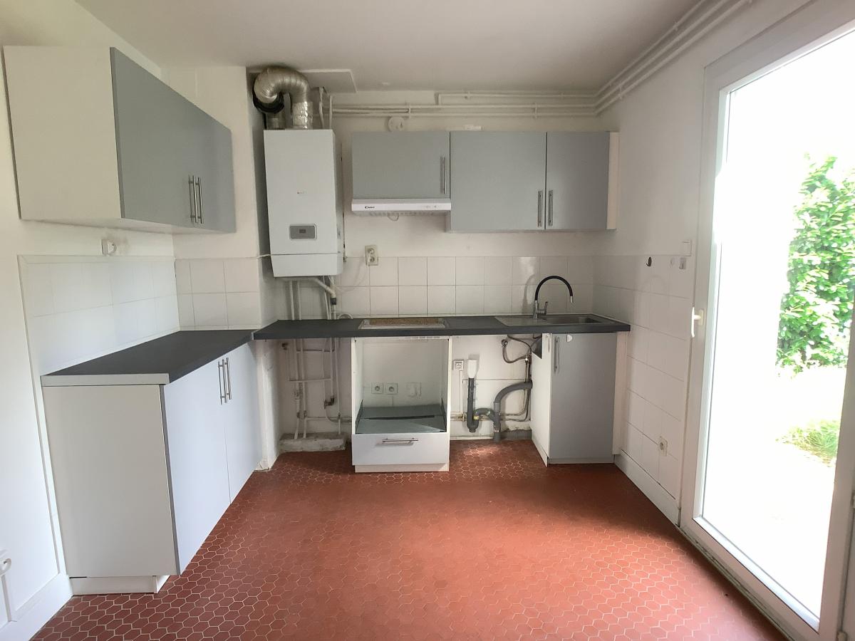 
																																							4 pièces - 
																																						RDC 190 000 € - Photo #2