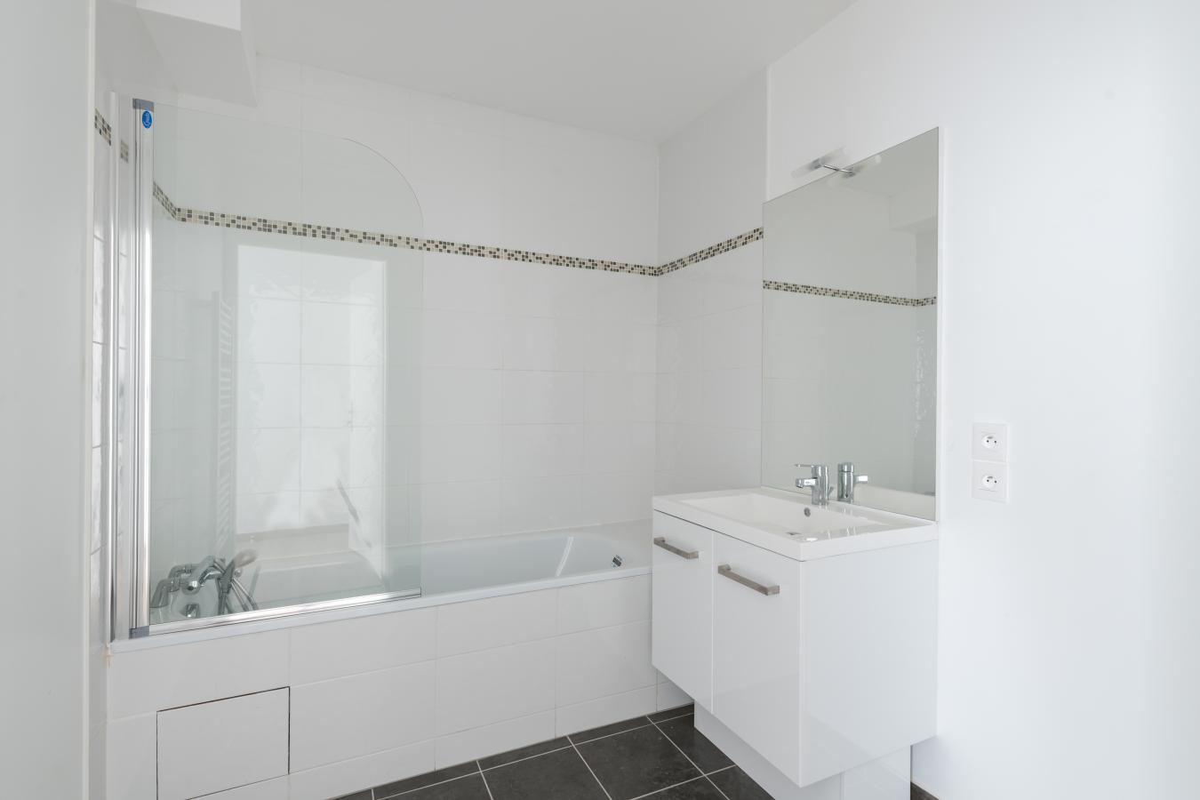 3 pièces - 2ème étage - 62m² - 1 008,32 € - Photo #4