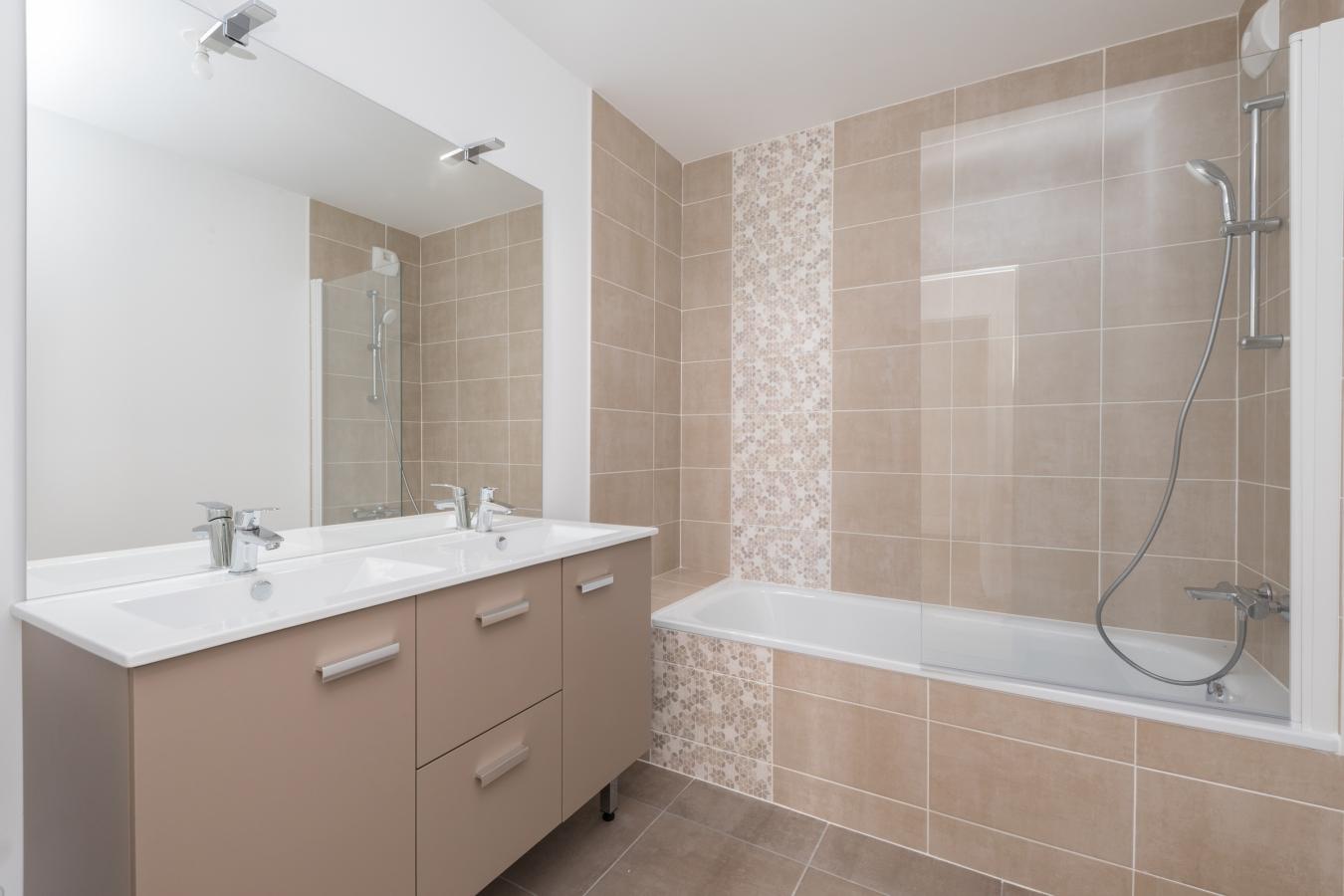 
																																							4 pièces - 
																																						4ème étage - 91m² - 1 075,00 € - Photo #4