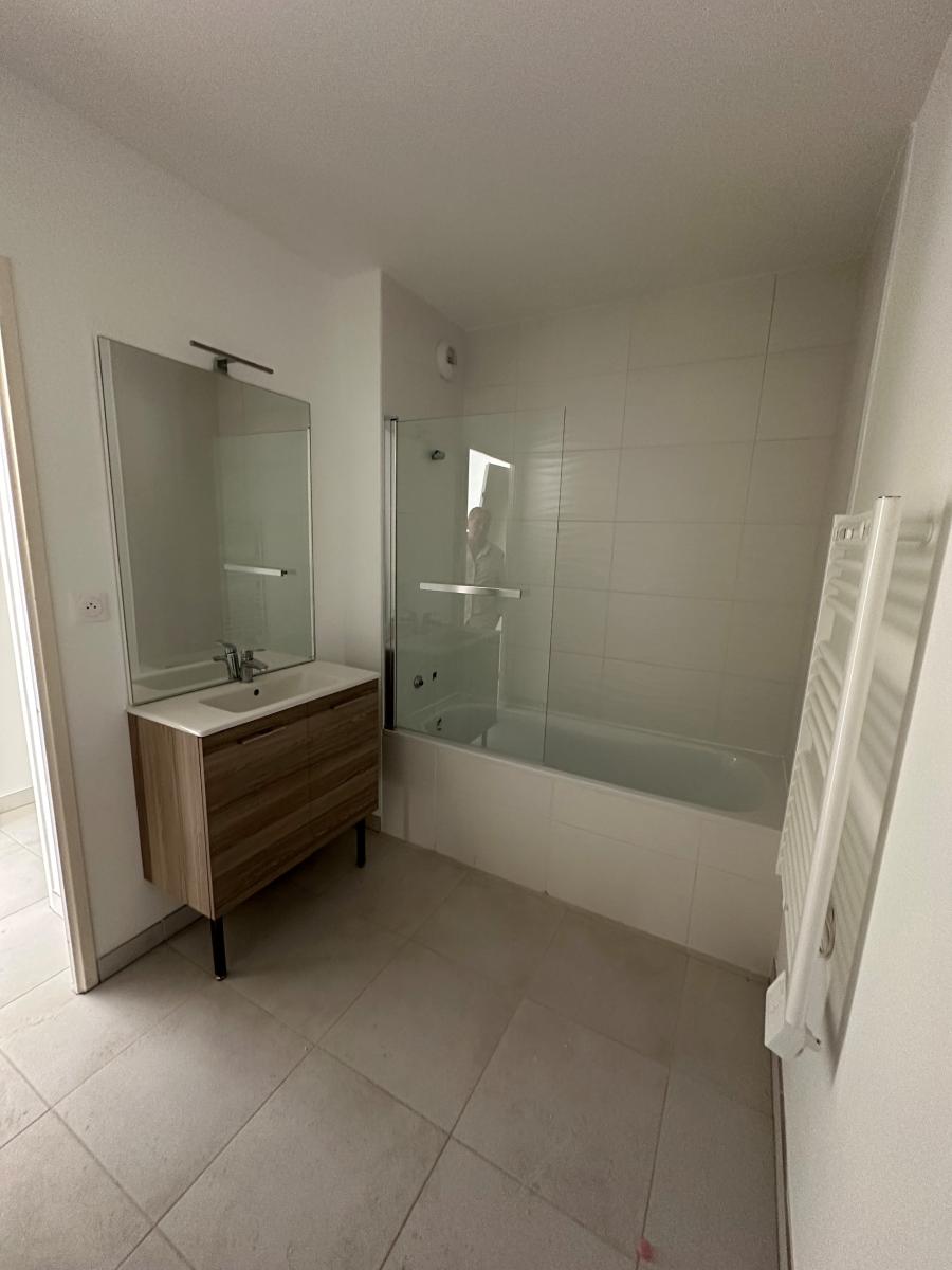 
																																							3 pièces - 
																																						RDC - 66m² - 753,44 € - Photo #5