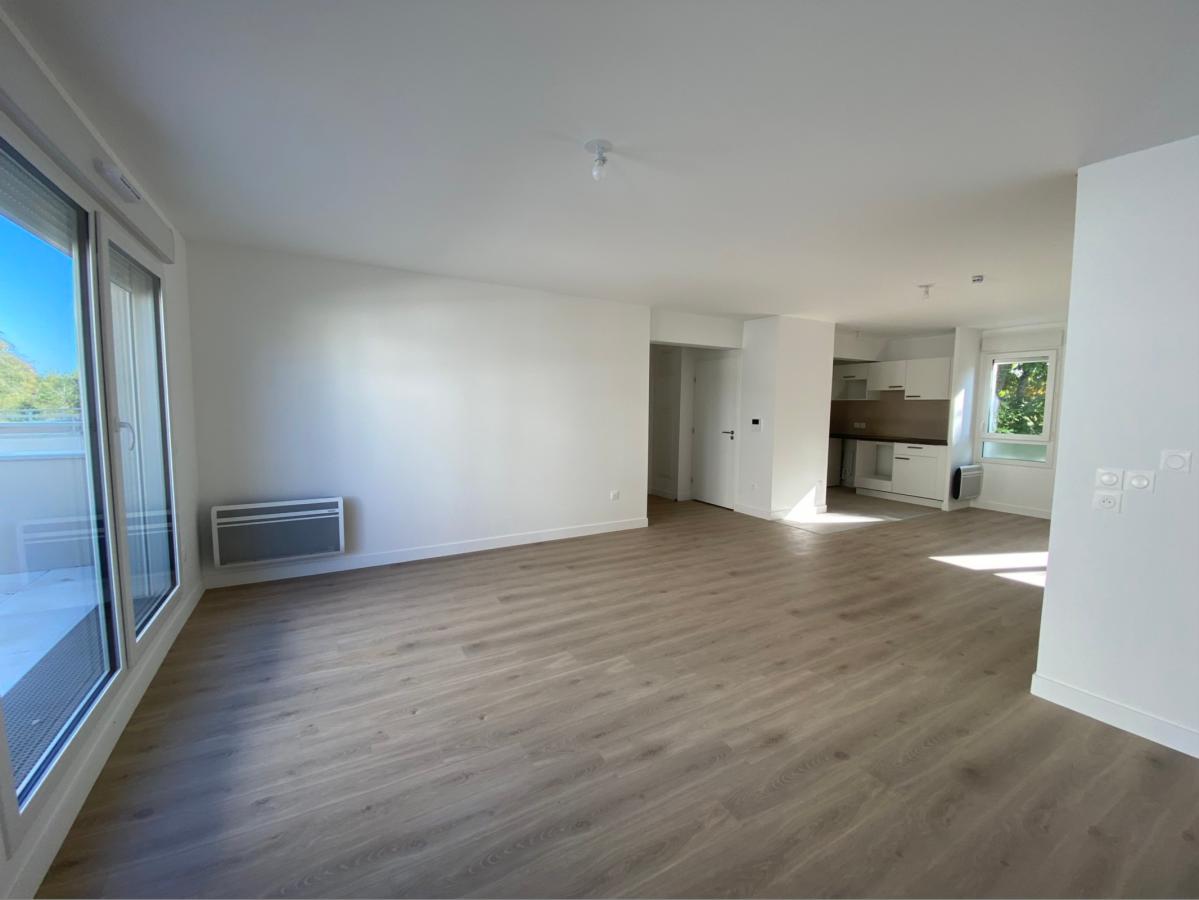 
																			4 pièces - 
																		1er étage - 94m² - 972,39 € - Photo #0